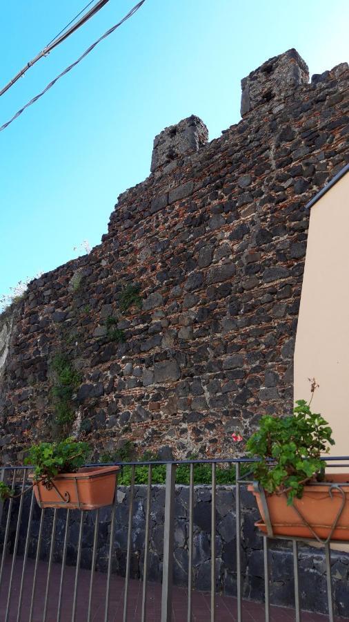 Bed & Breakfast Dietro Le Mura Aci Castello Εξωτερικό φωτογραφία